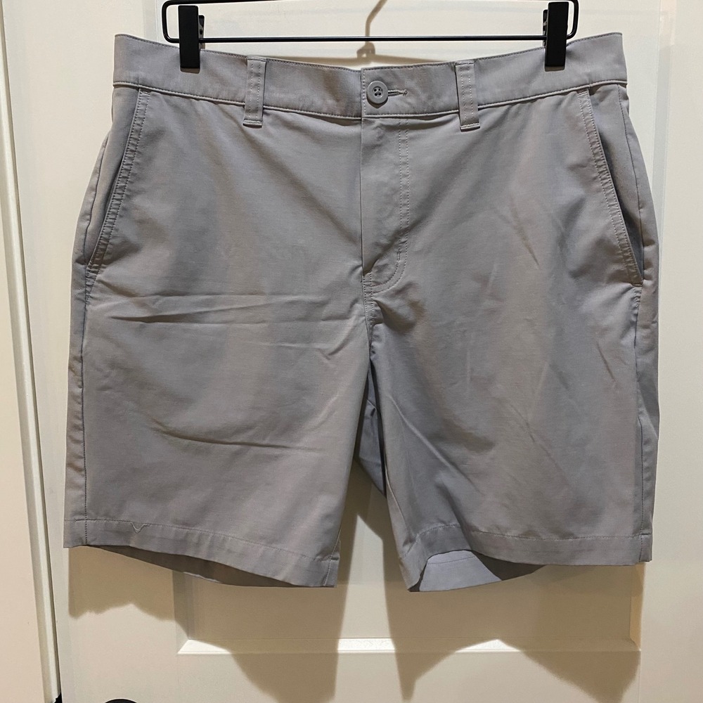 TravisMathew Mens Grey Performance Stretch Golf Shorts Size 34 RN123280